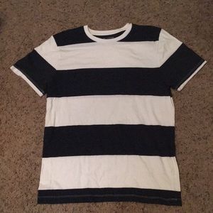 Old Navy black and white t-shirt men's small